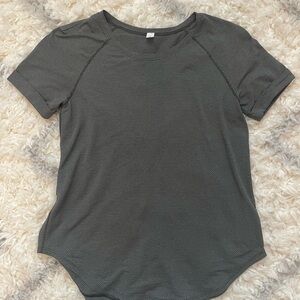 Lululemon split-back top, dark green